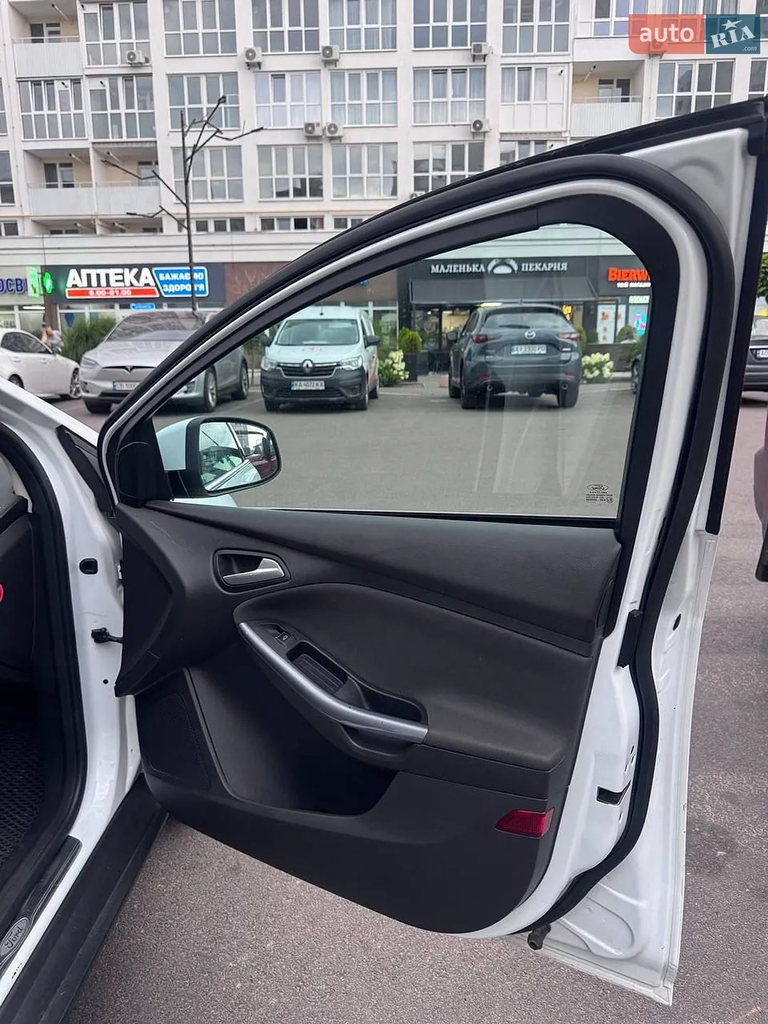2011 Ford Focus - мініатюра 10