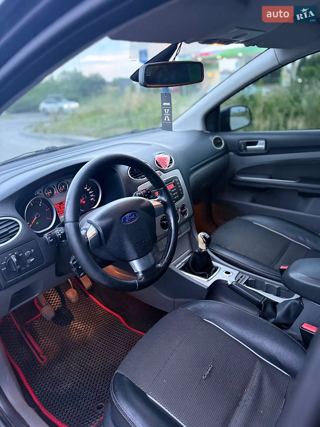 2010 Ford Focus - мініатюра 8