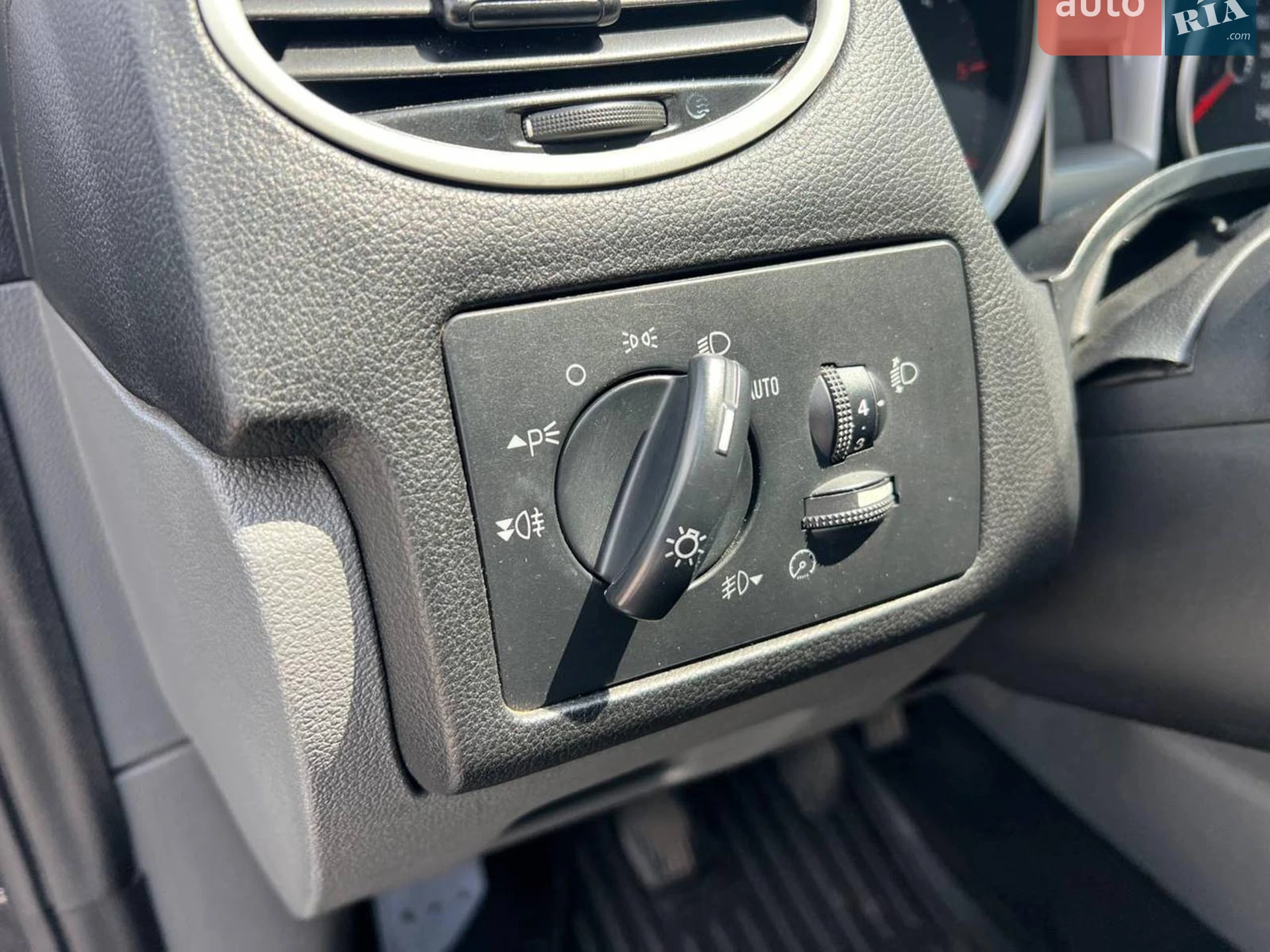2010 Ford Focus - мініатюра 22