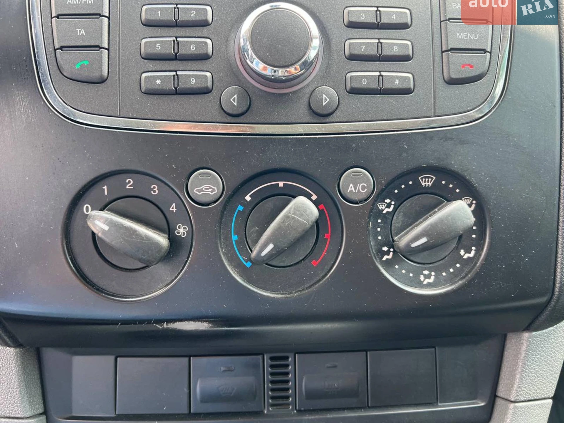 2010 Ford Focus - мініатюра 29