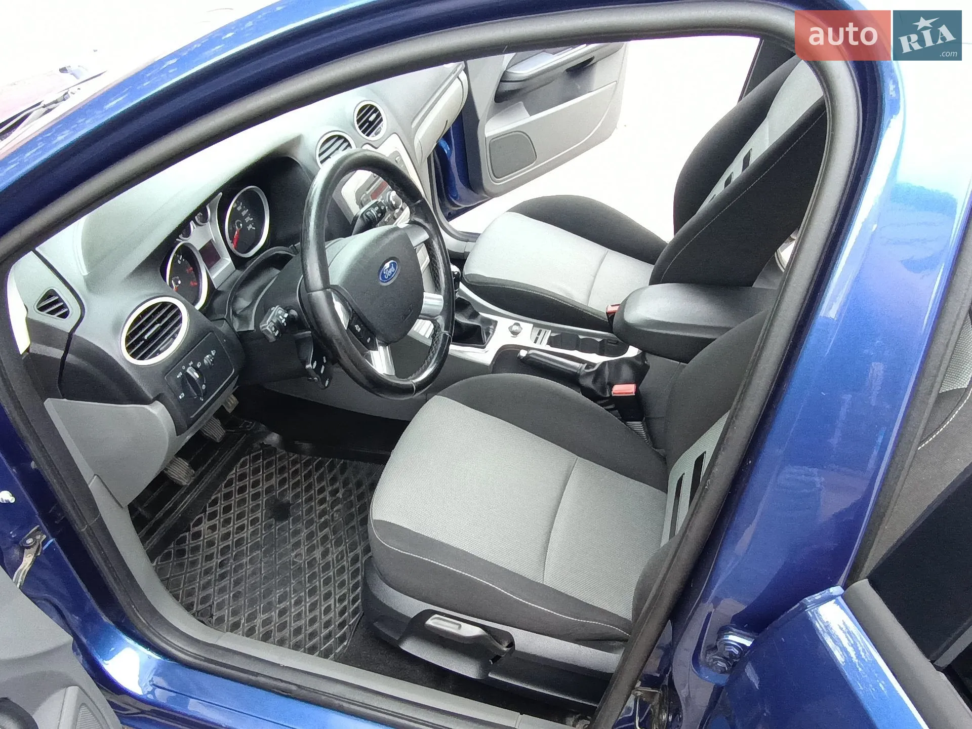 2010 Ford Focus - мініатюра 10