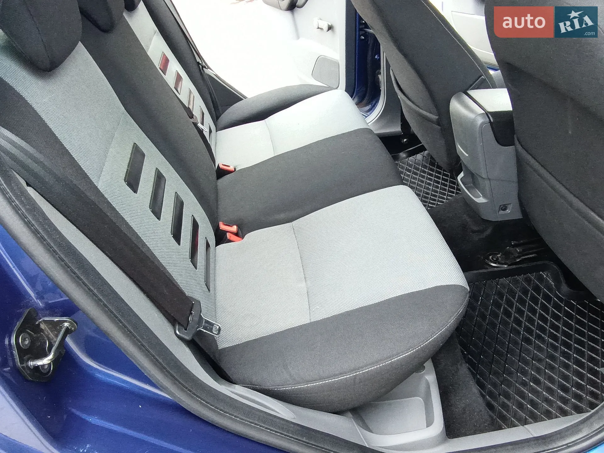 2010 Ford Focus - мініатюра 15