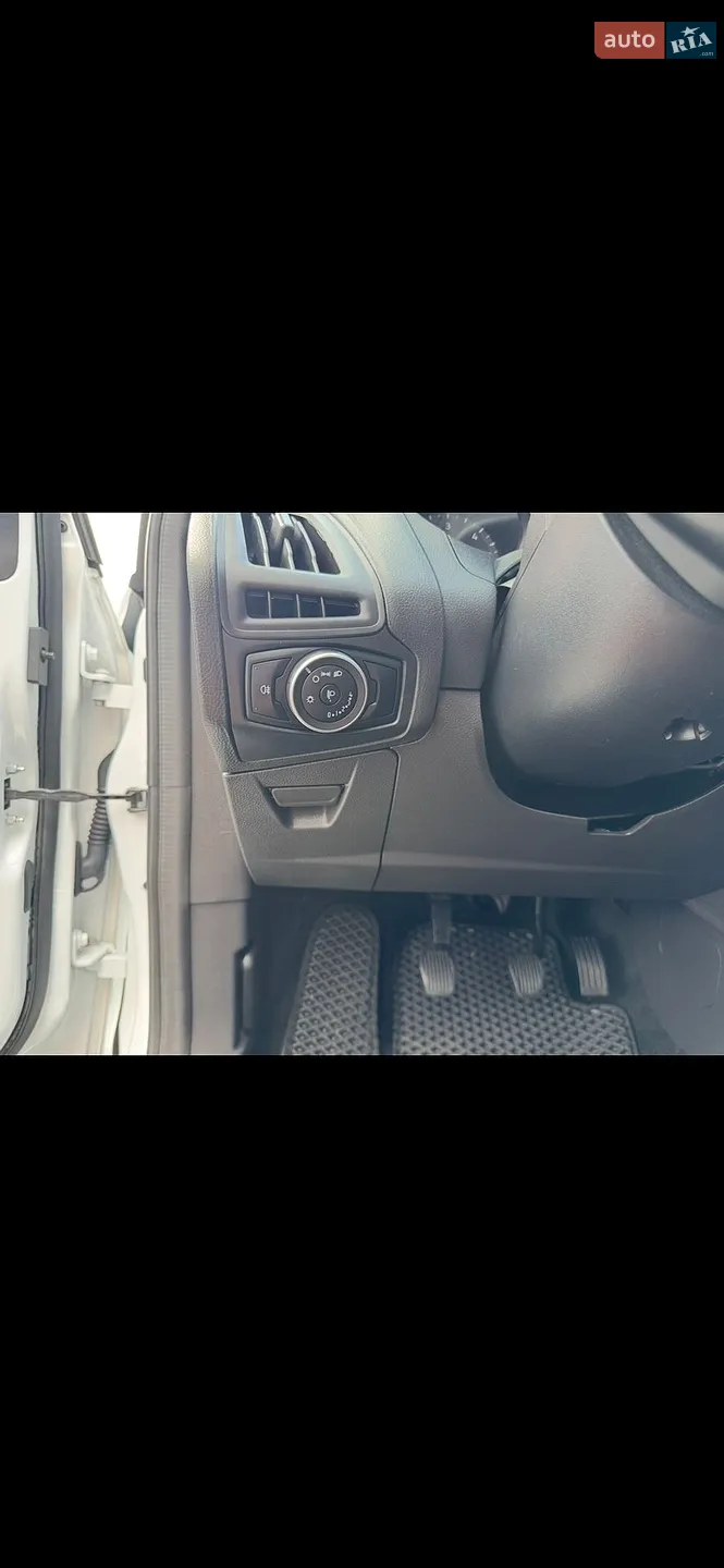 2015 Ford Focus - мініатюра 14