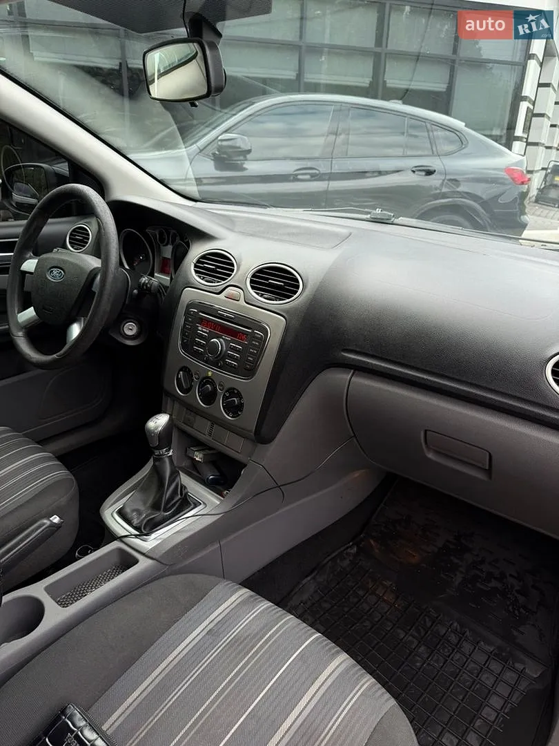 2010 Ford Focus - мініатюра 7