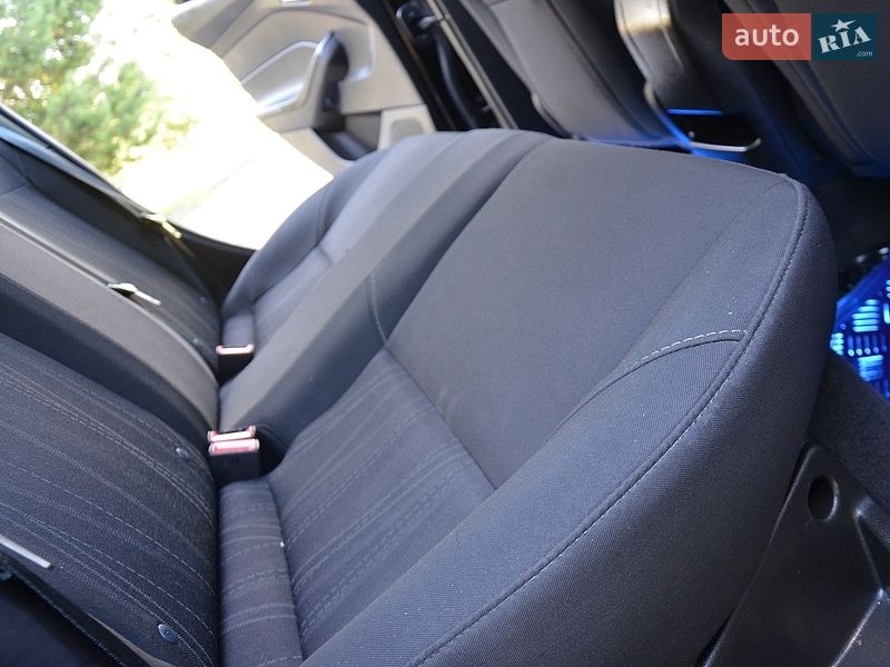 Седан Ford Focus 2016 в Дрогобичі