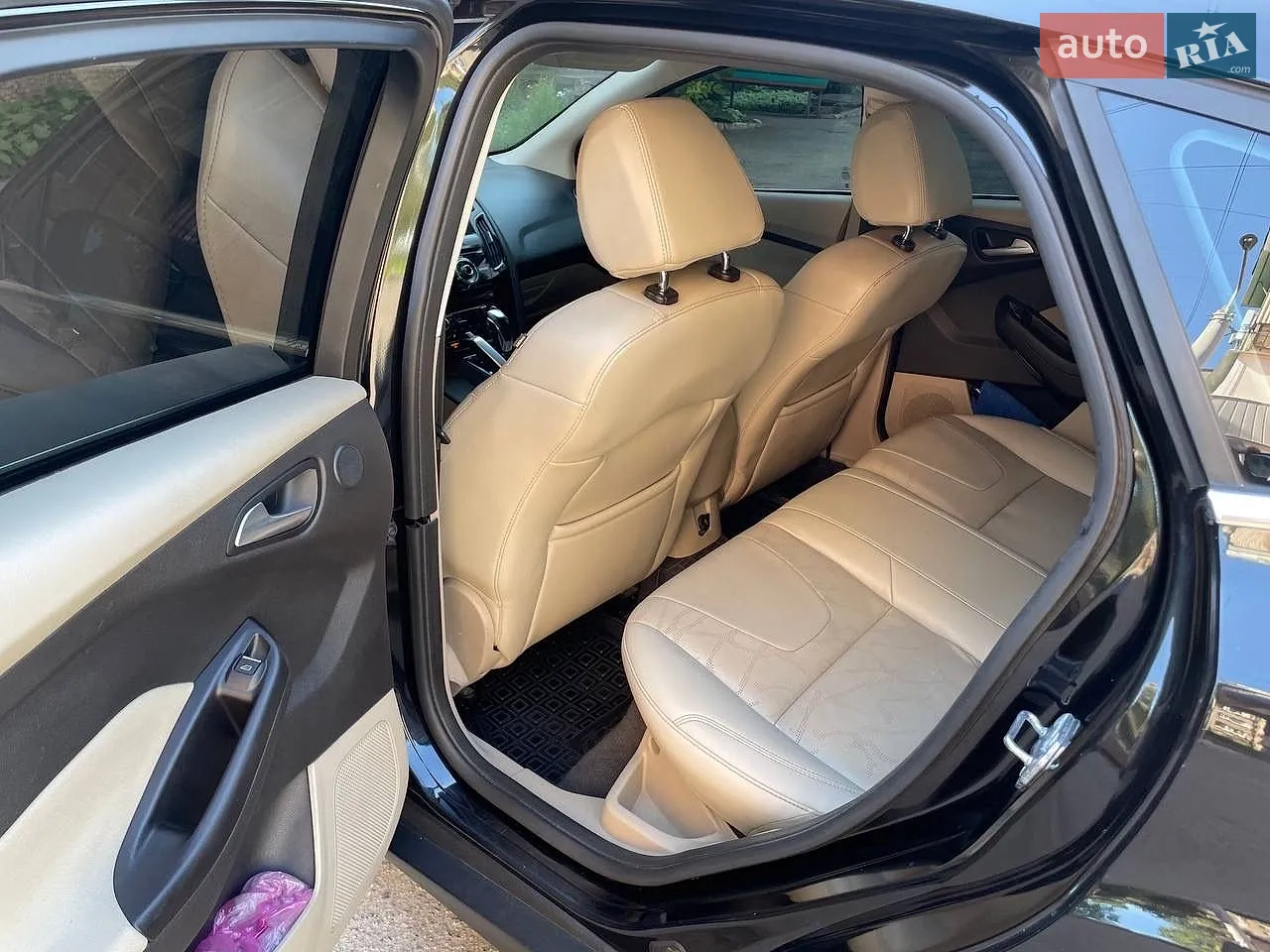 2012 Ford Focus - мініатюра 13