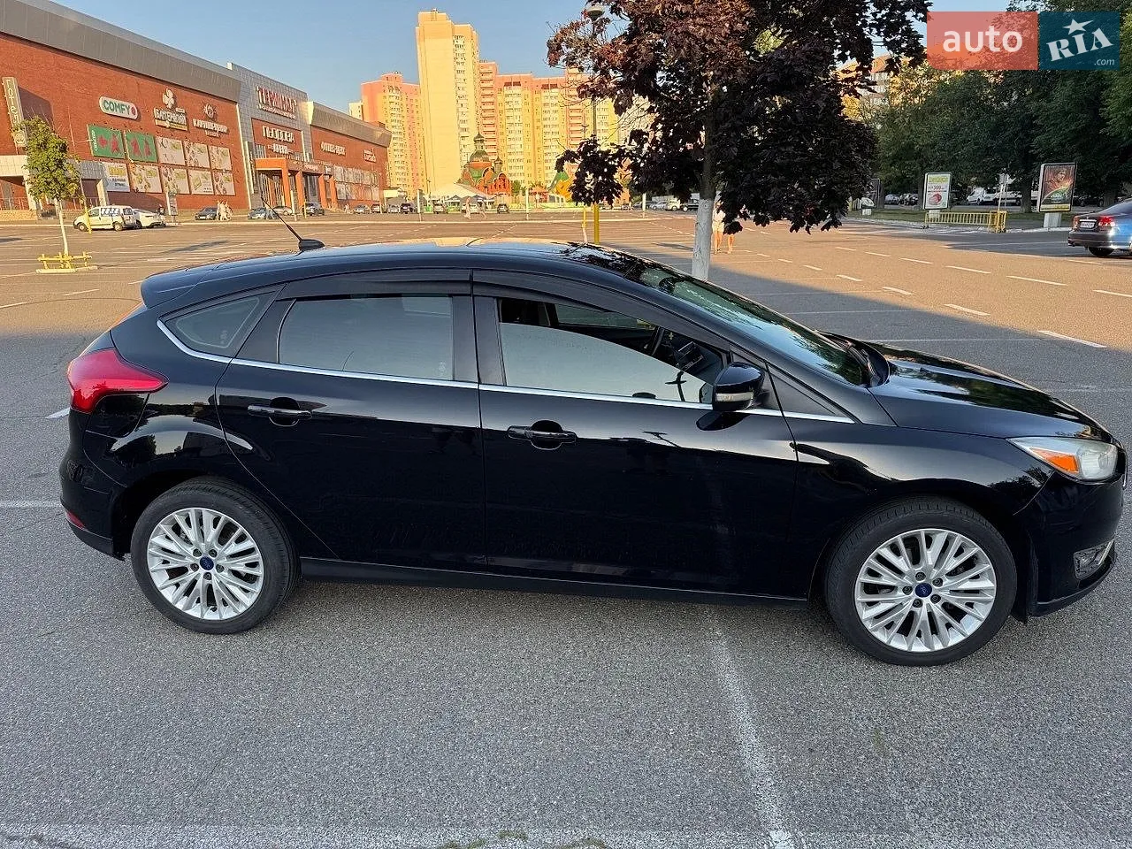 2017 Ford Focus - мініатюра 18