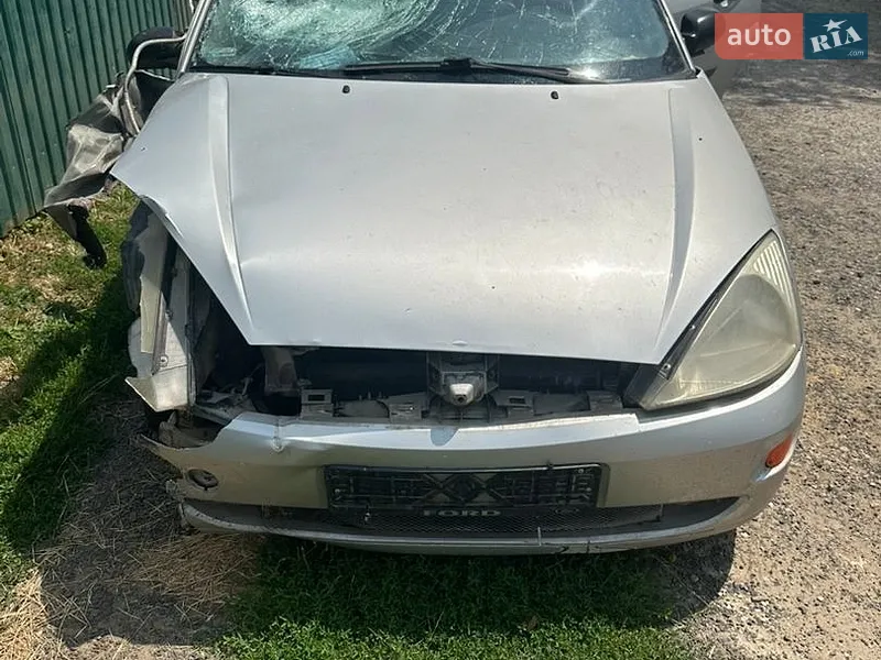 Ford Focus 2000