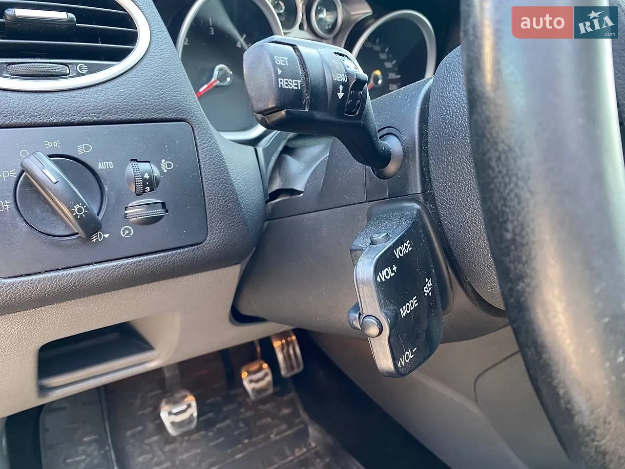 2010 Ford Focus - мініатюра 14