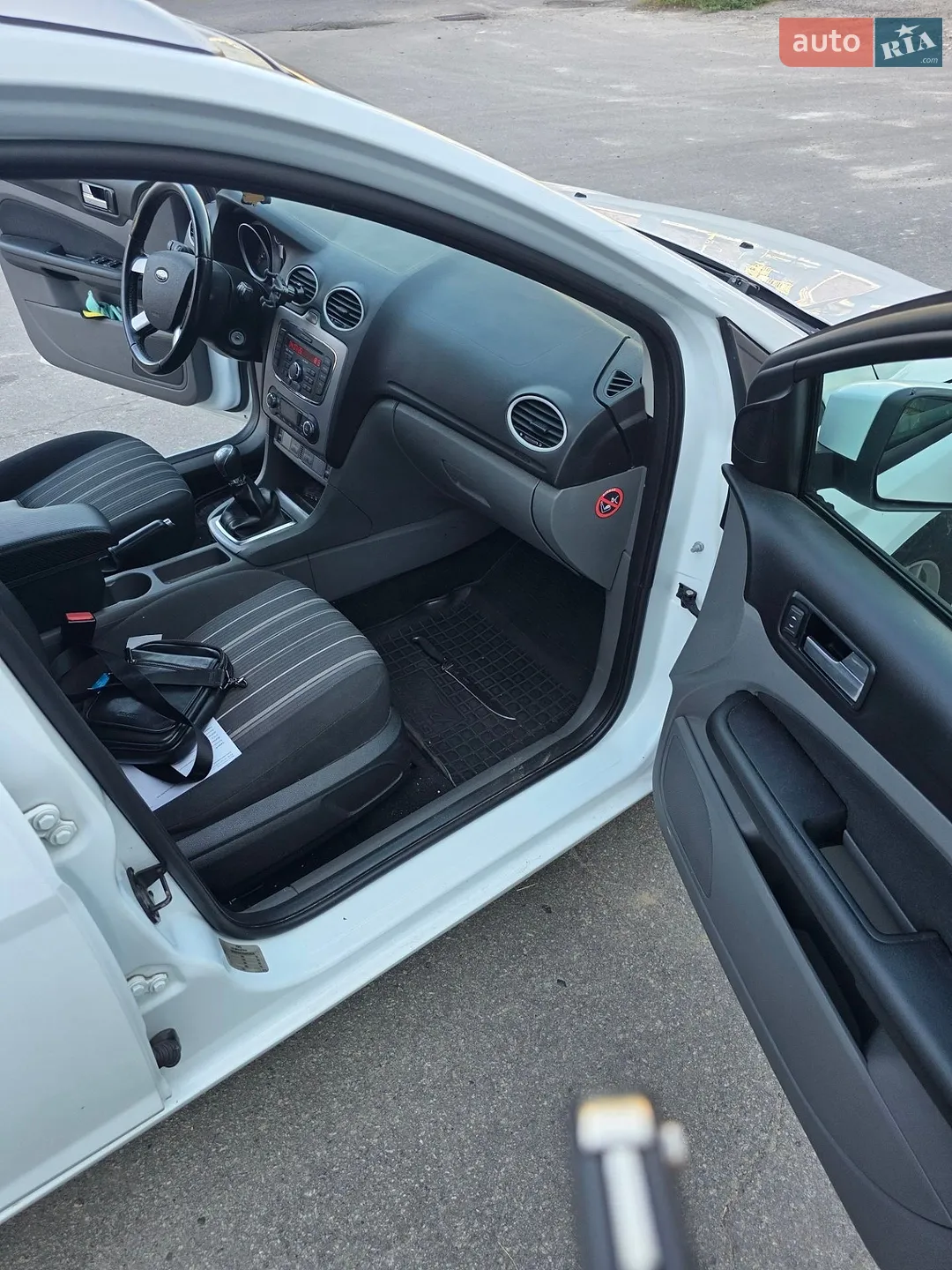 2010 Ford Focus - мініатюра 14