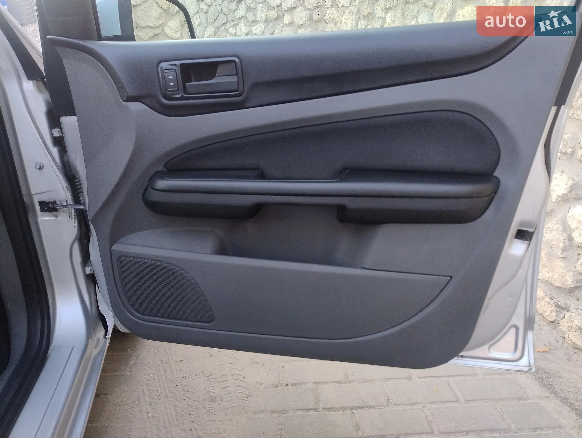 2010 Ford Focus - мініатюра 10