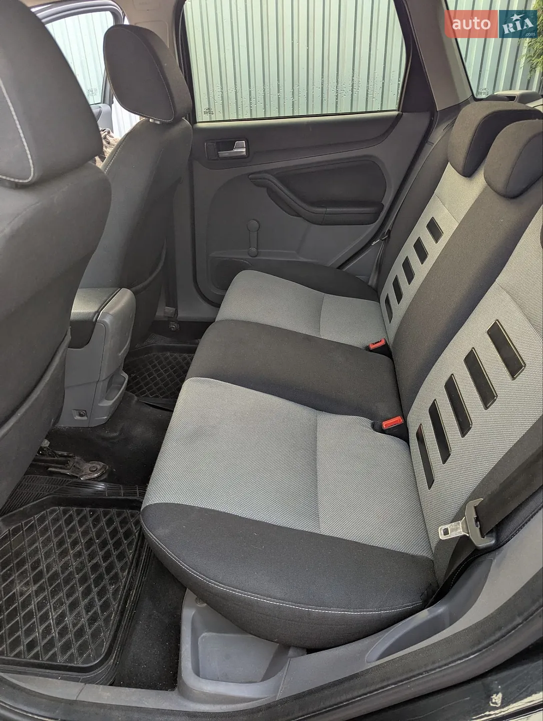 2010 Ford Focus - мініатюра 18