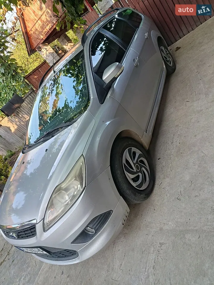 2010 Ford Focus - мініатюра 15