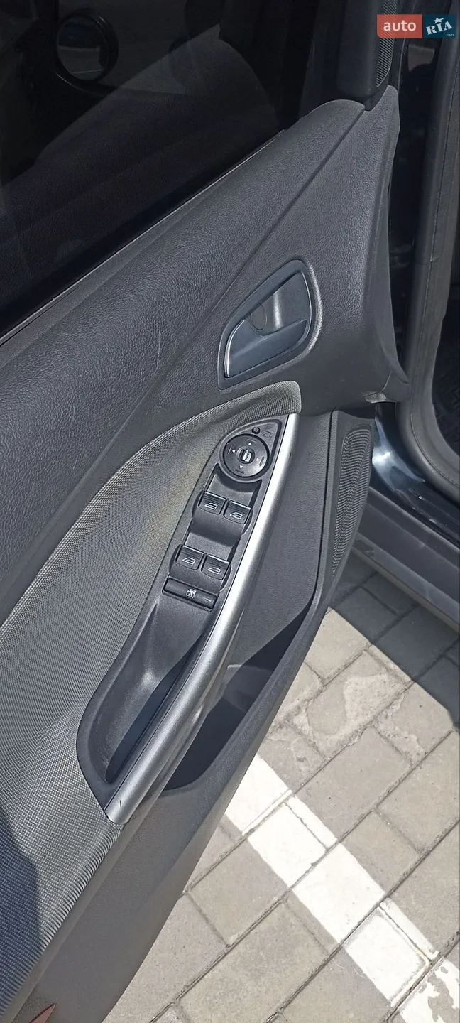 2011 Ford Focus - мініатюра 12