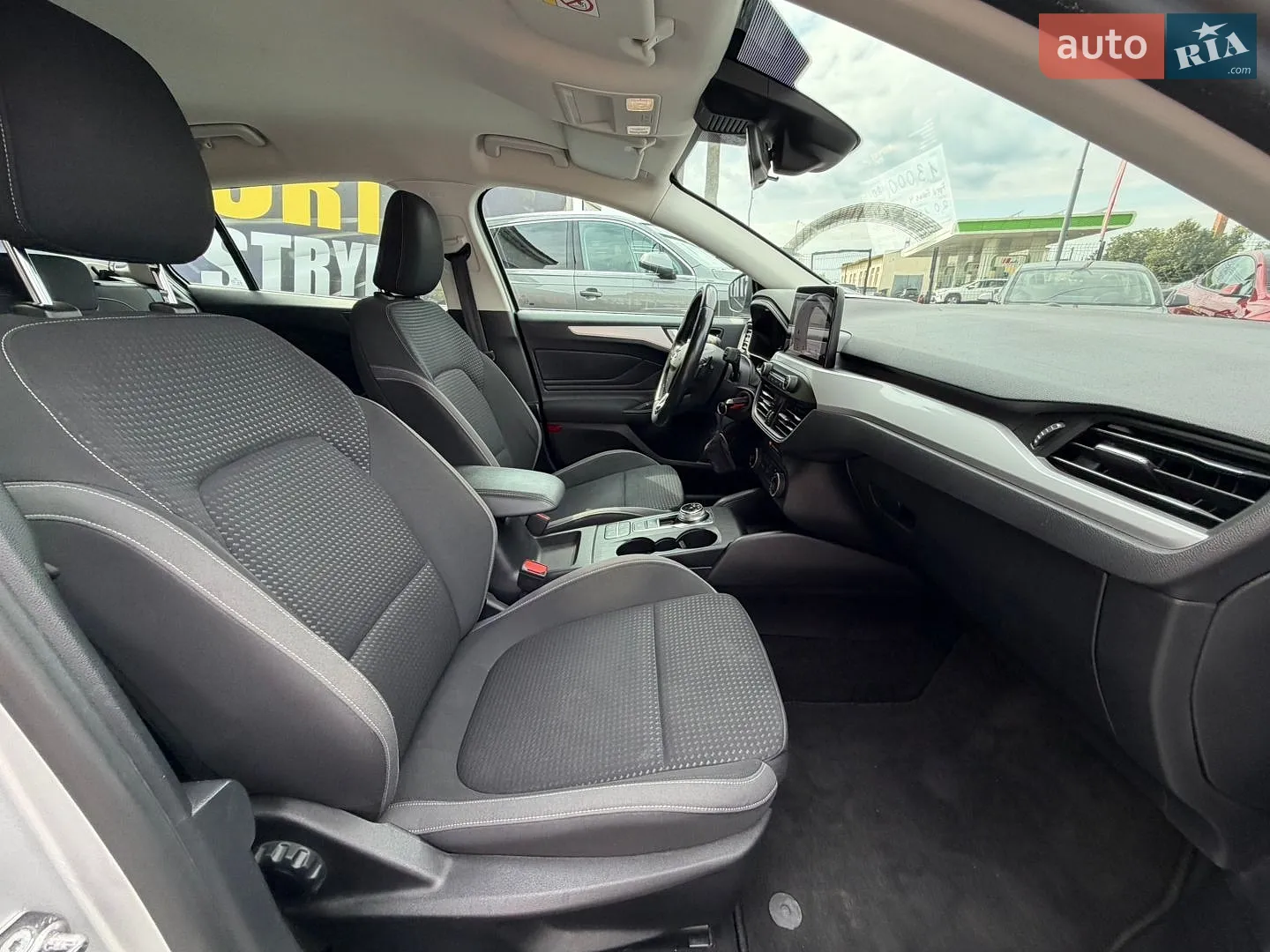 2019 Ford Focus - мініатюра 16
