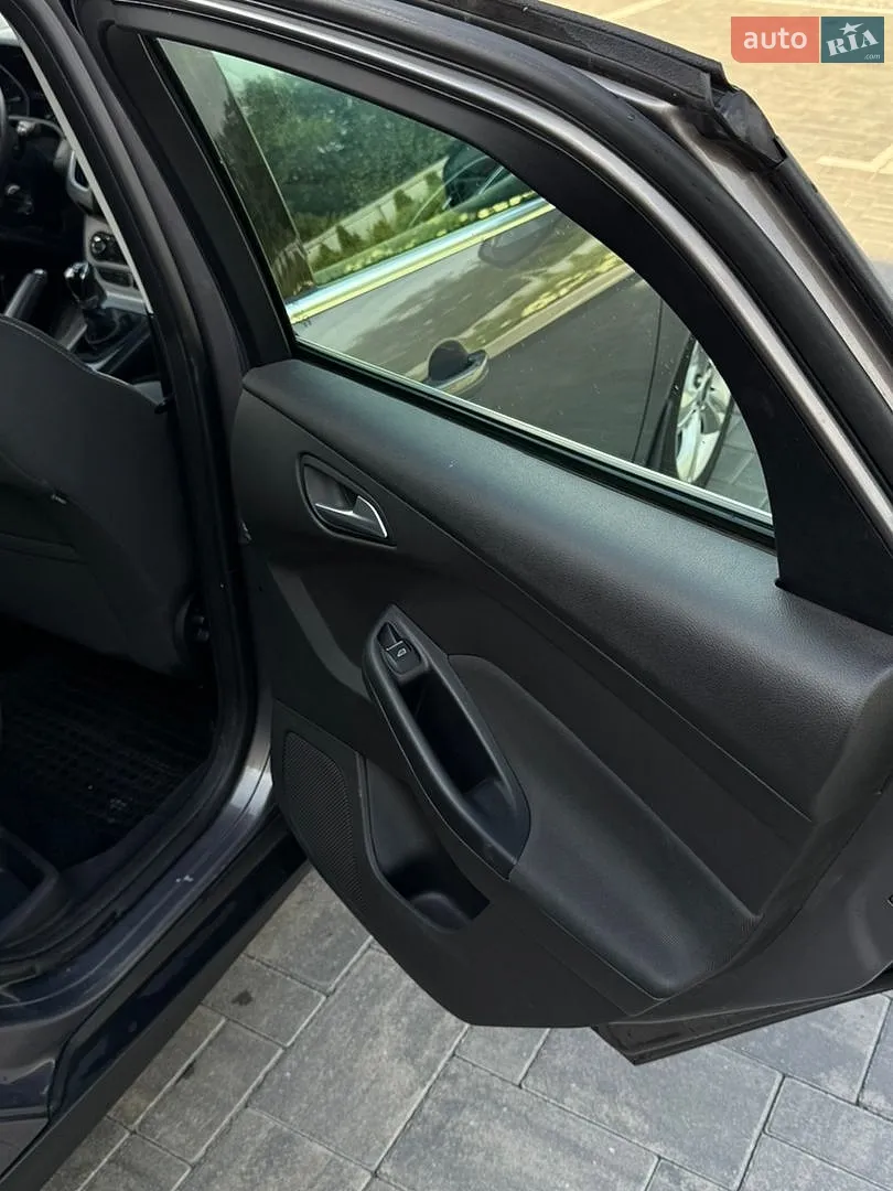 2013 Ford Focus - мініатюра 16