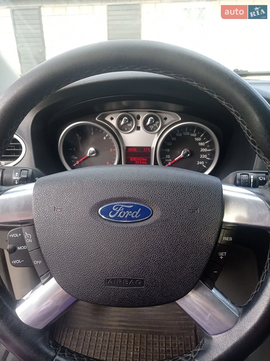 2010 Ford Focus - мініатюра 9