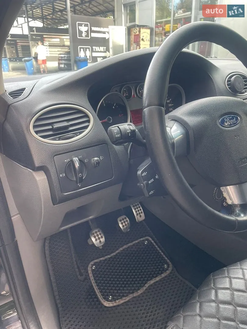 2010 Ford Focus - мініатюра 12