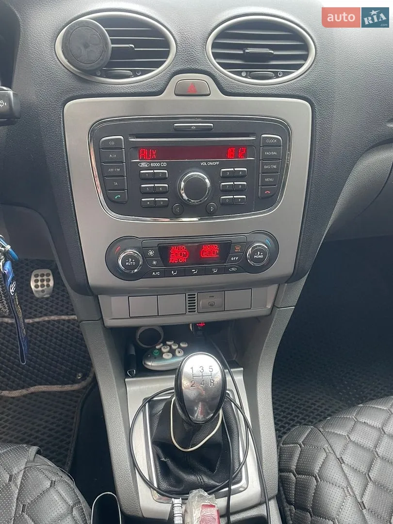 2010 Ford Focus - мініатюра 14