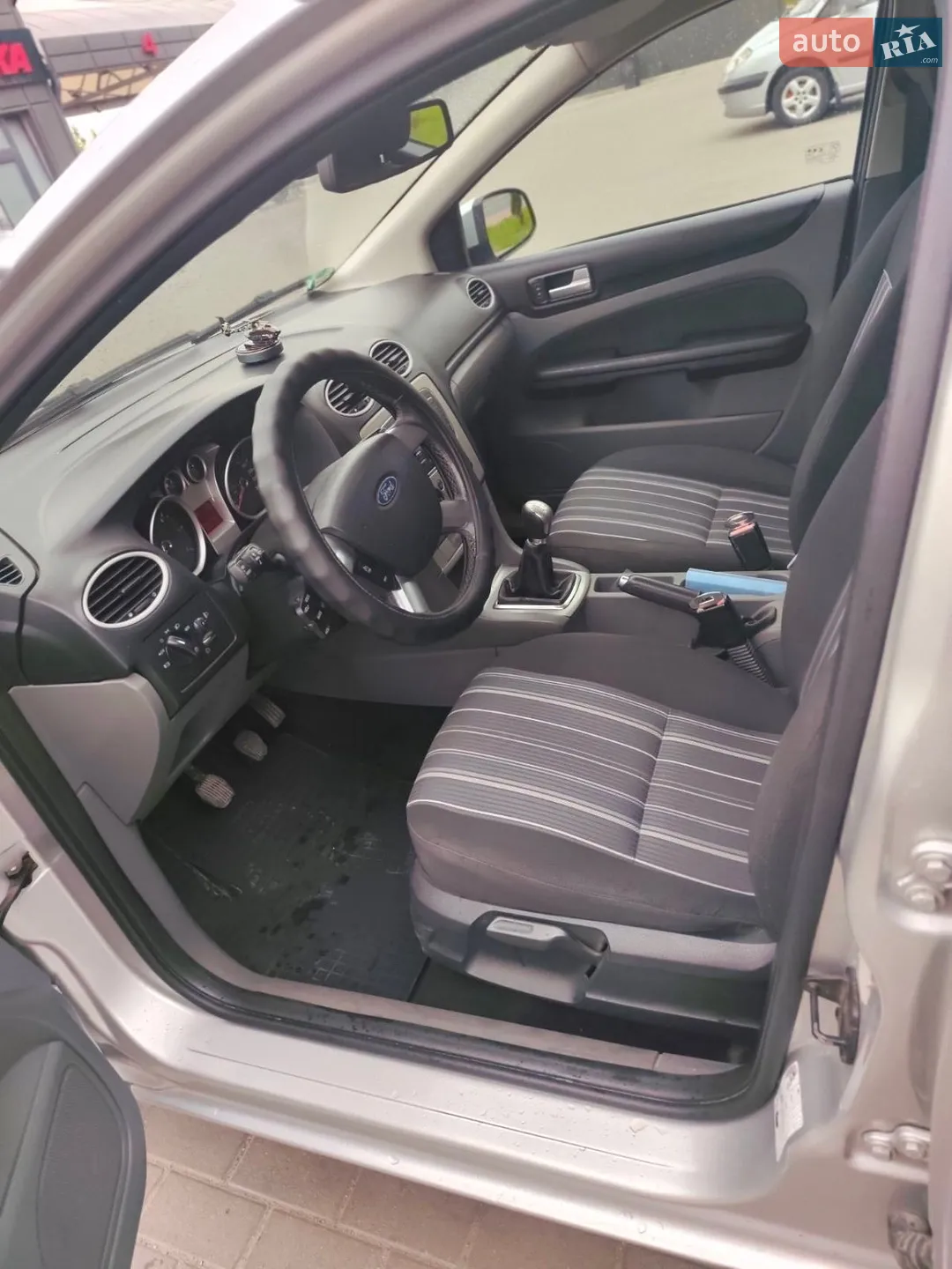 2010 Ford Focus - мініатюра 3