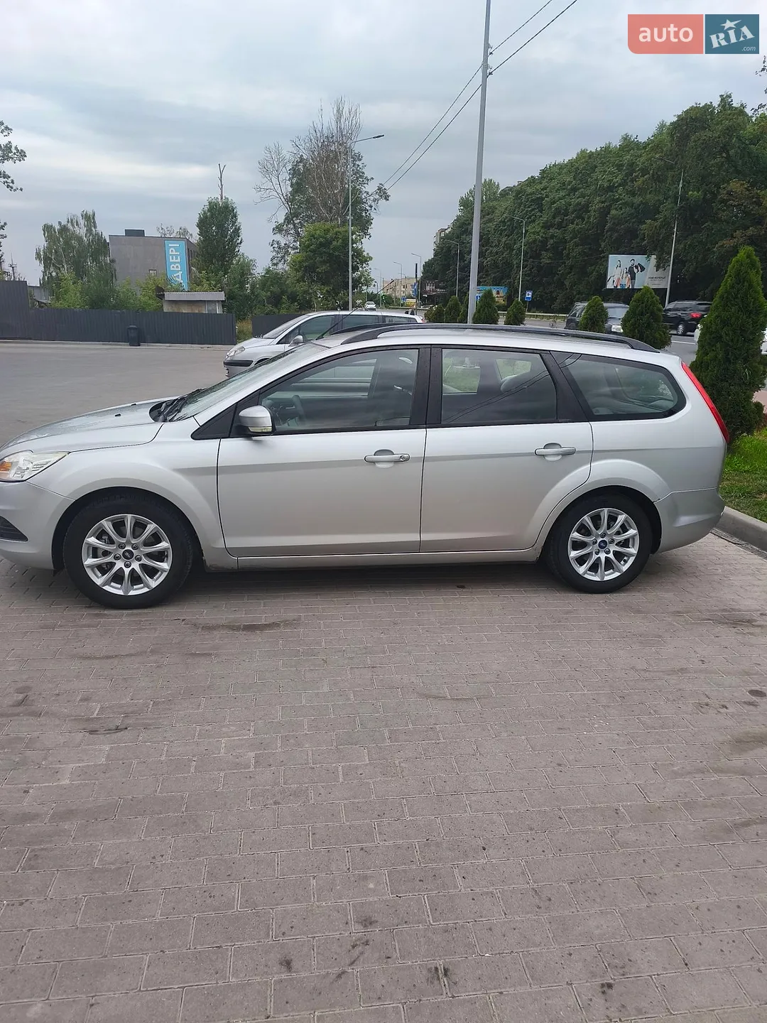 2010 Ford Focus - мініатюра 9