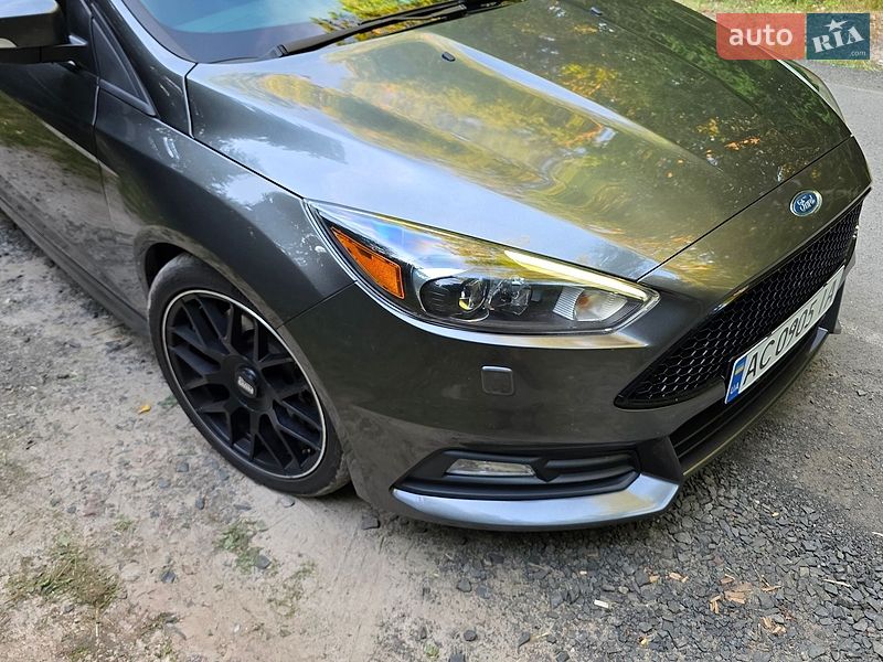 Хэтчбек Ford Focus 2017 в Луцке