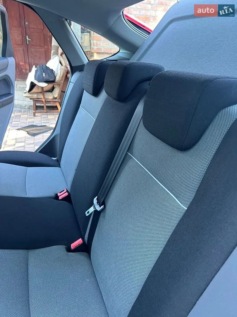 2011 Ford Focus - мініатюра 19
