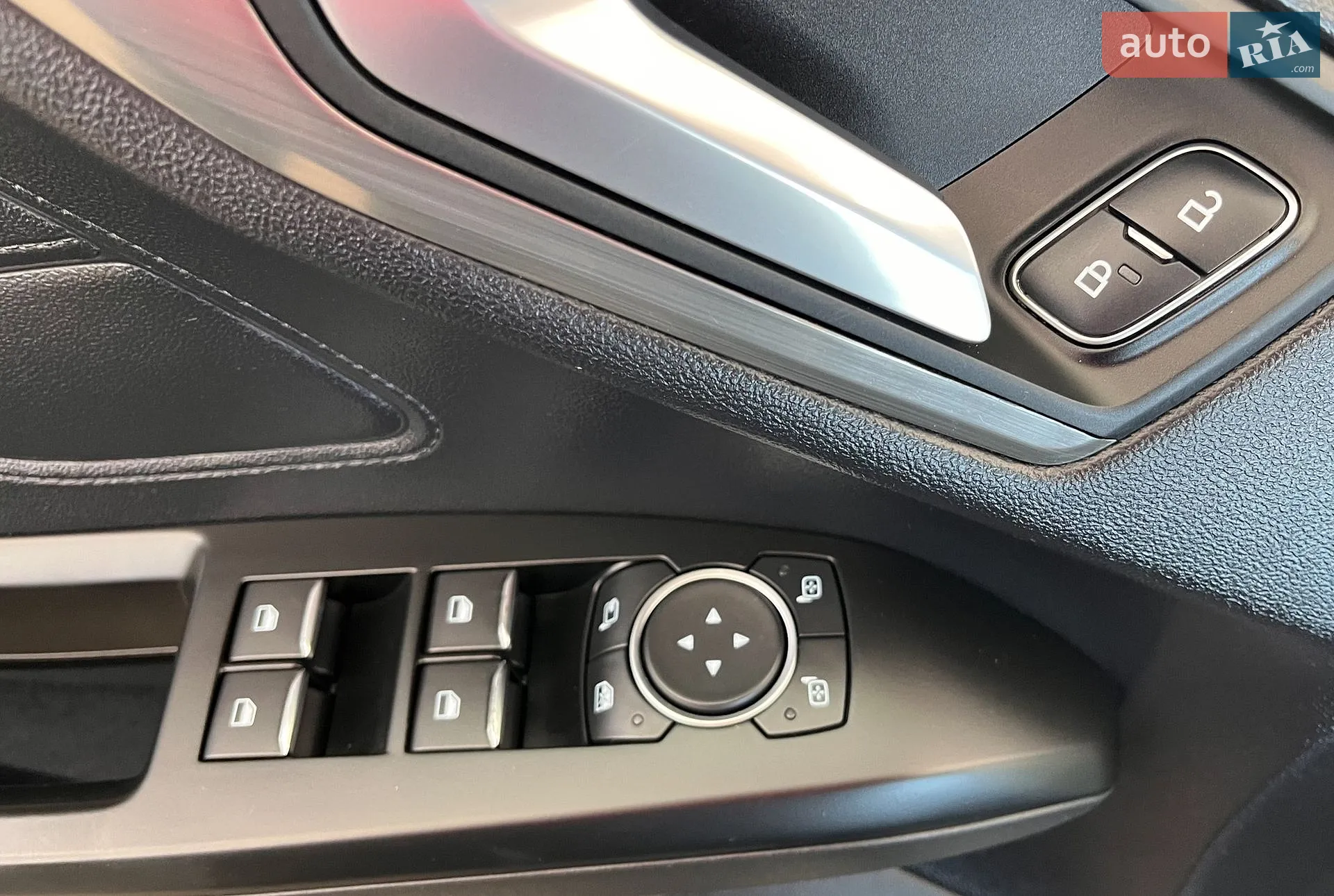 2018 Ford Focus - мініатюра 19