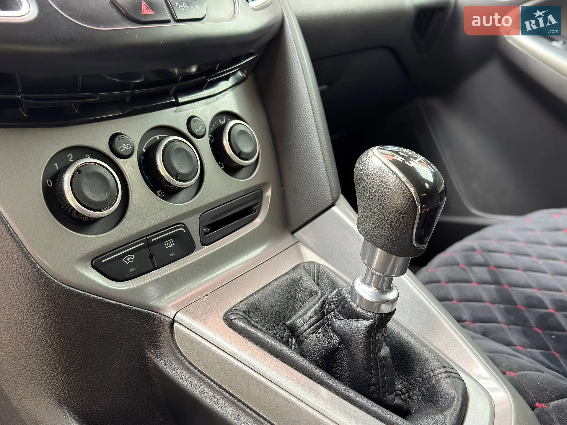 2011 Ford Focus - мініатюра 10