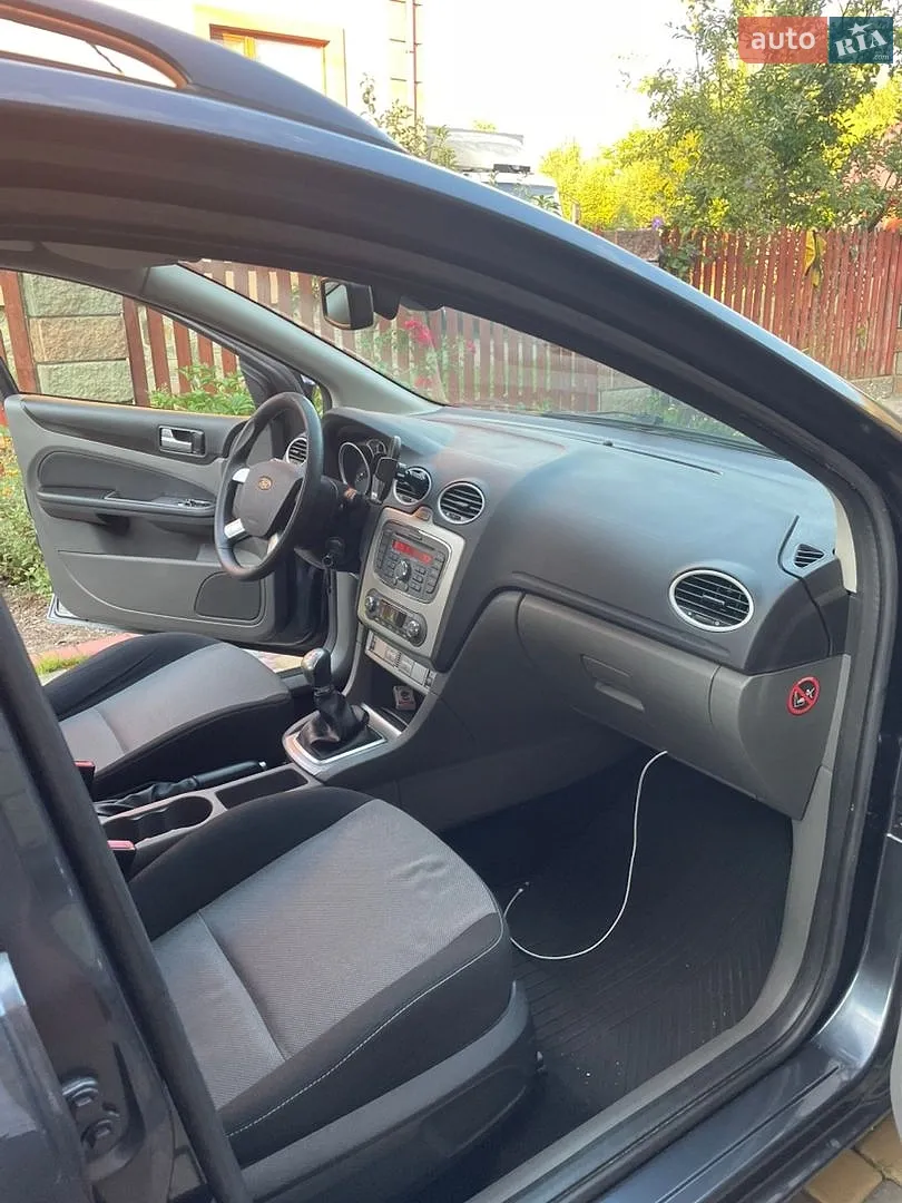 2010 Ford Focus - мініатюра 4