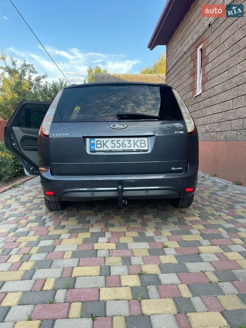 2010 Ford Focus - мініатюра 9