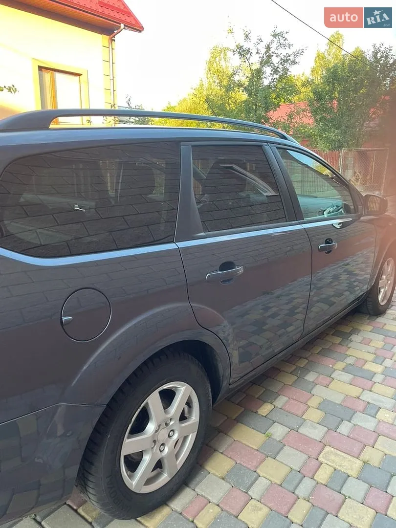 2010 Ford Focus - мініатюра 6