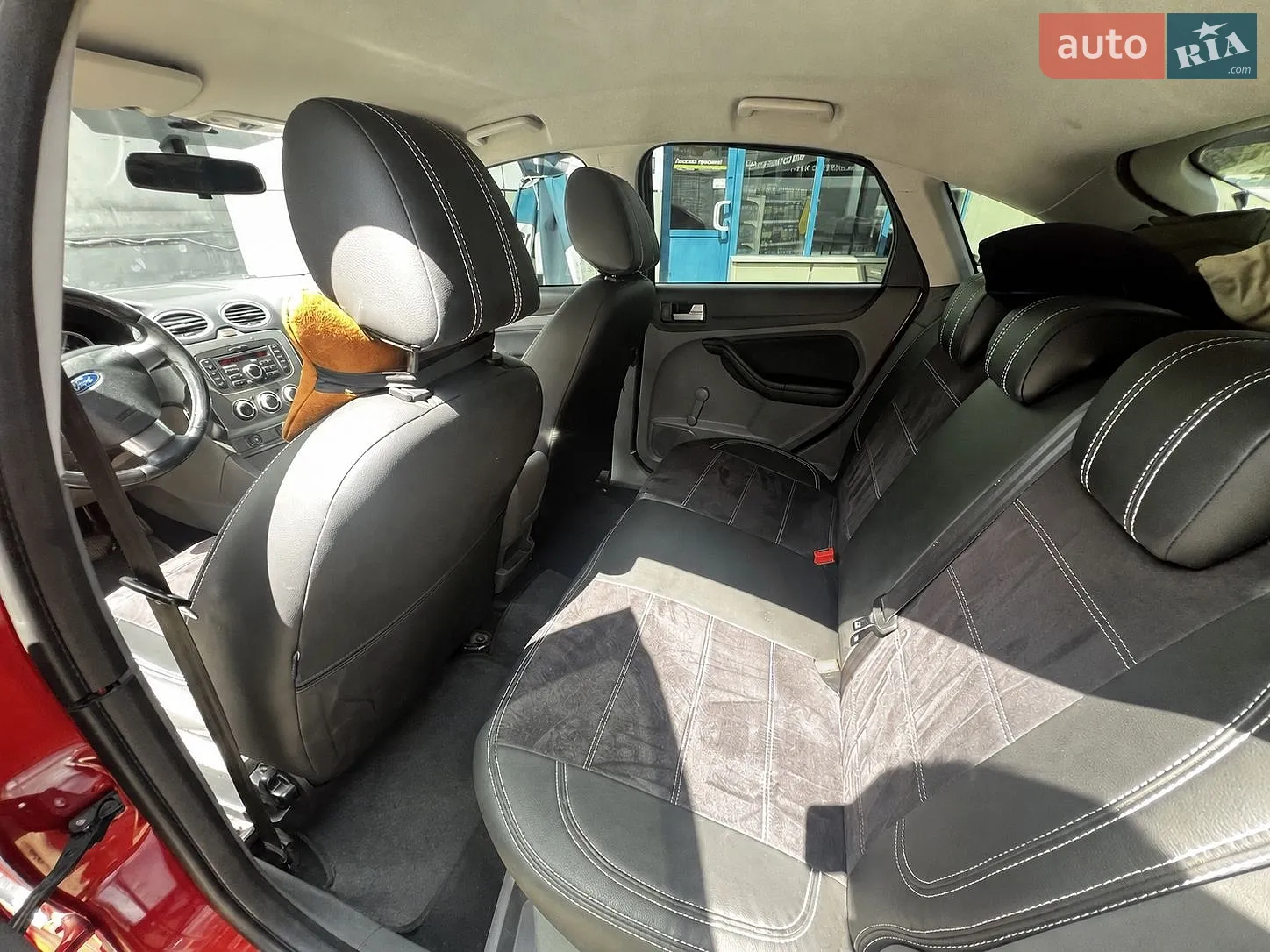 2010 Ford Focus - мініатюра 6