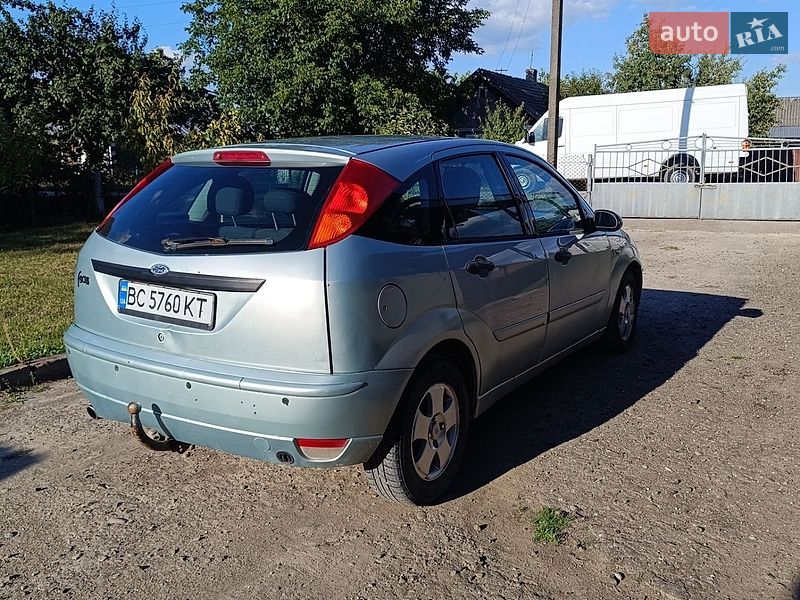Хэтчбек Ford Focus 2004 в Бродах