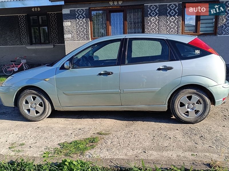 Хэтчбек Ford Focus 2004 в Бродах