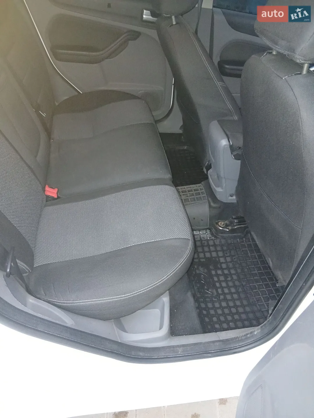 2010 Ford Focus - мініатюра 6