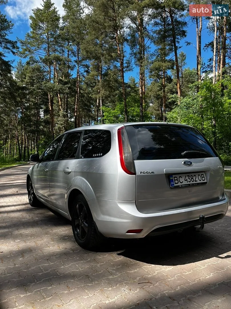 2010 Ford Focus - мініатюра 6