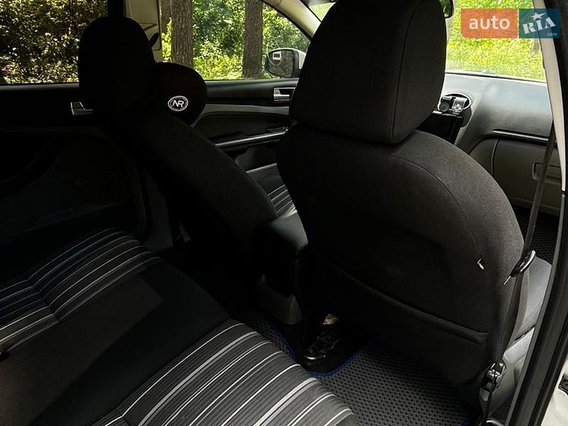 Универсал Ford Focus 2010 в Новояворовске
