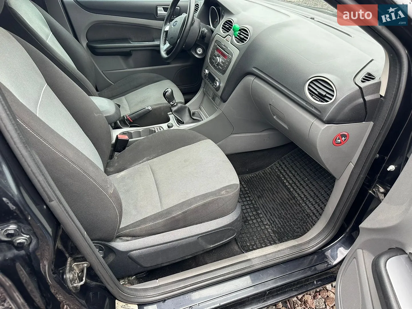2010 Ford Focus - мініатюра 15