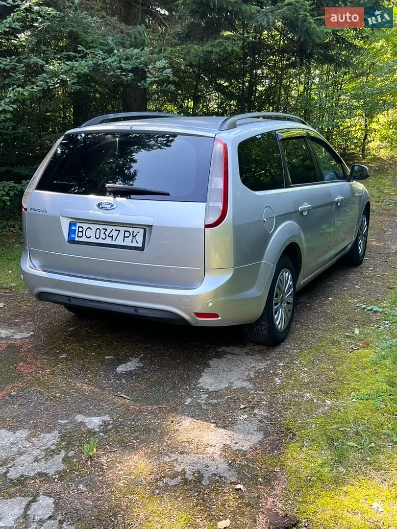 2010 Ford Focus - мініатюра 10