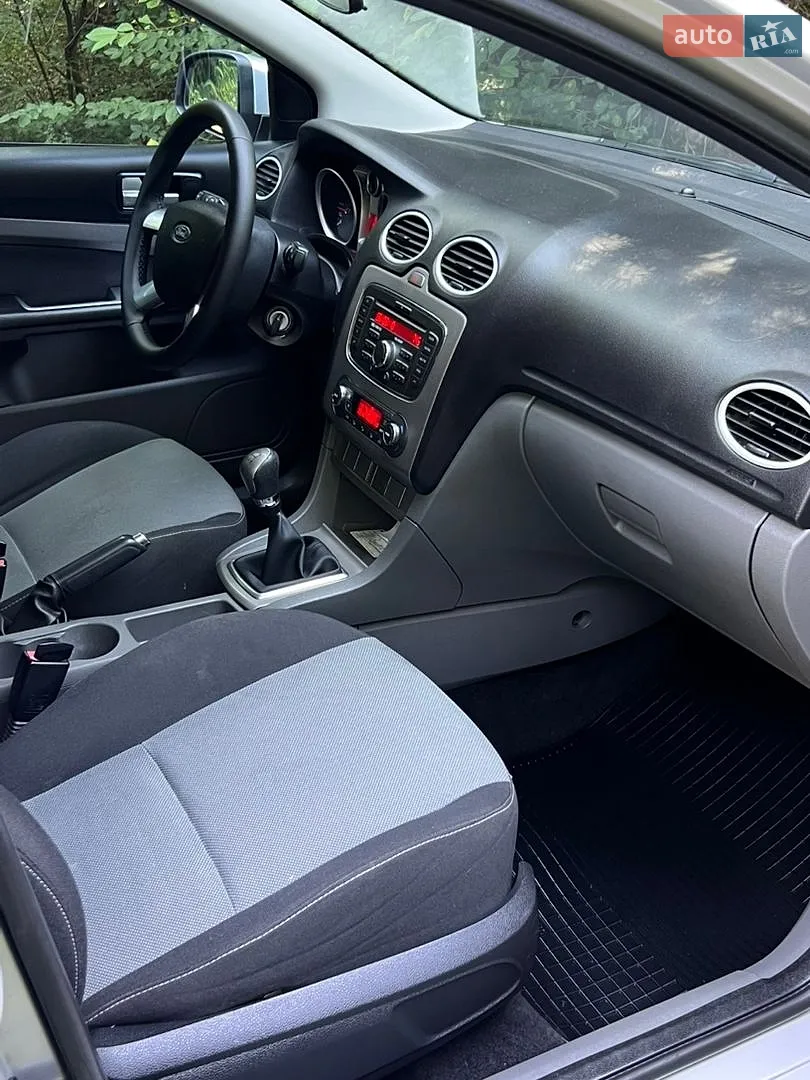 2010 Ford Focus - мініатюра 23