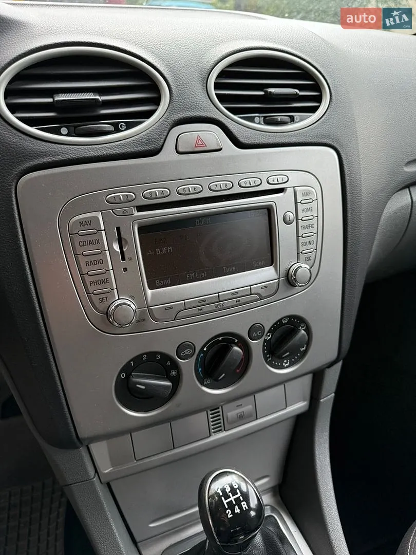 2010 Ford Focus - мініатюра 6