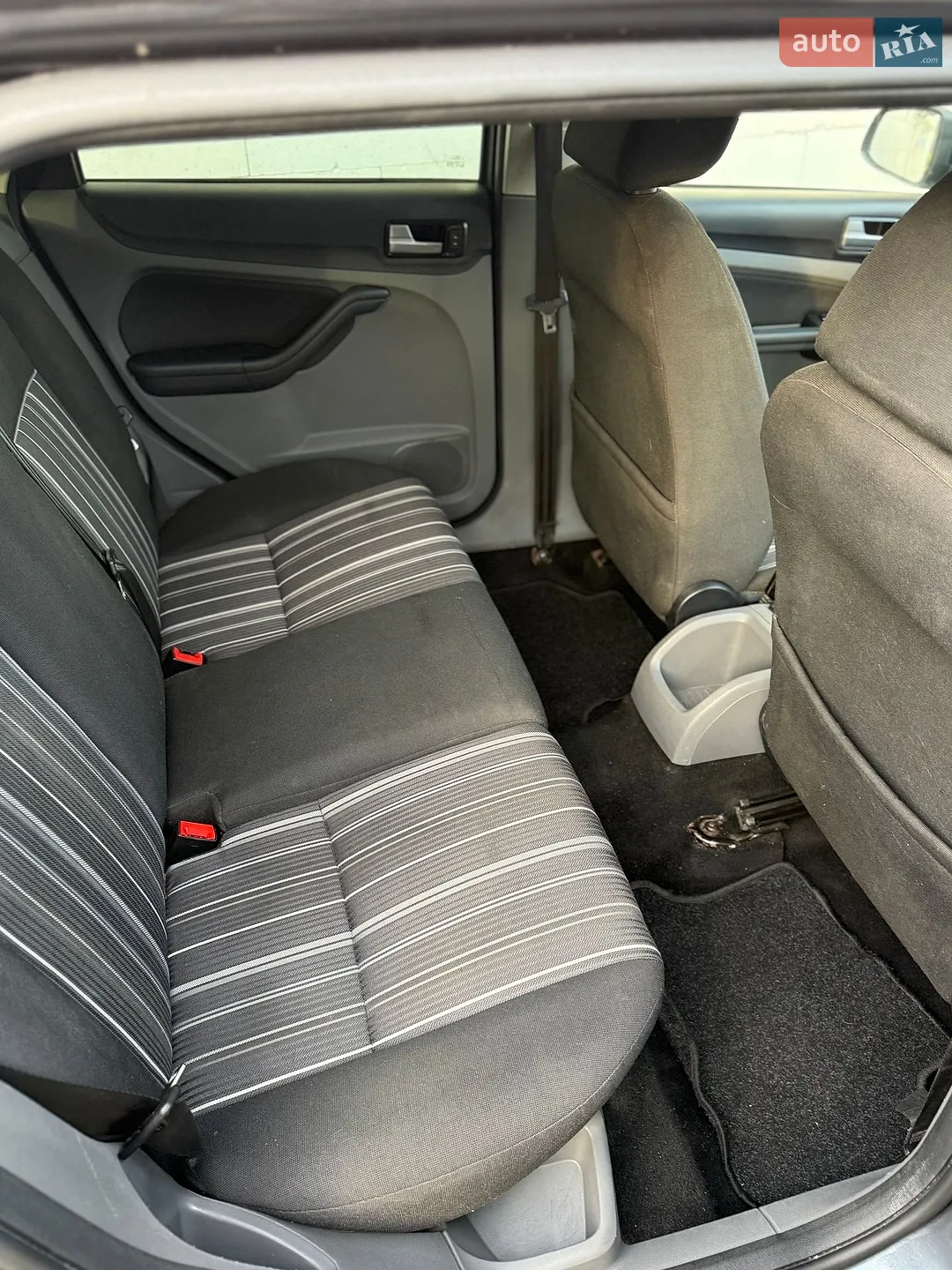 2010 Ford Focus - мініатюра 5