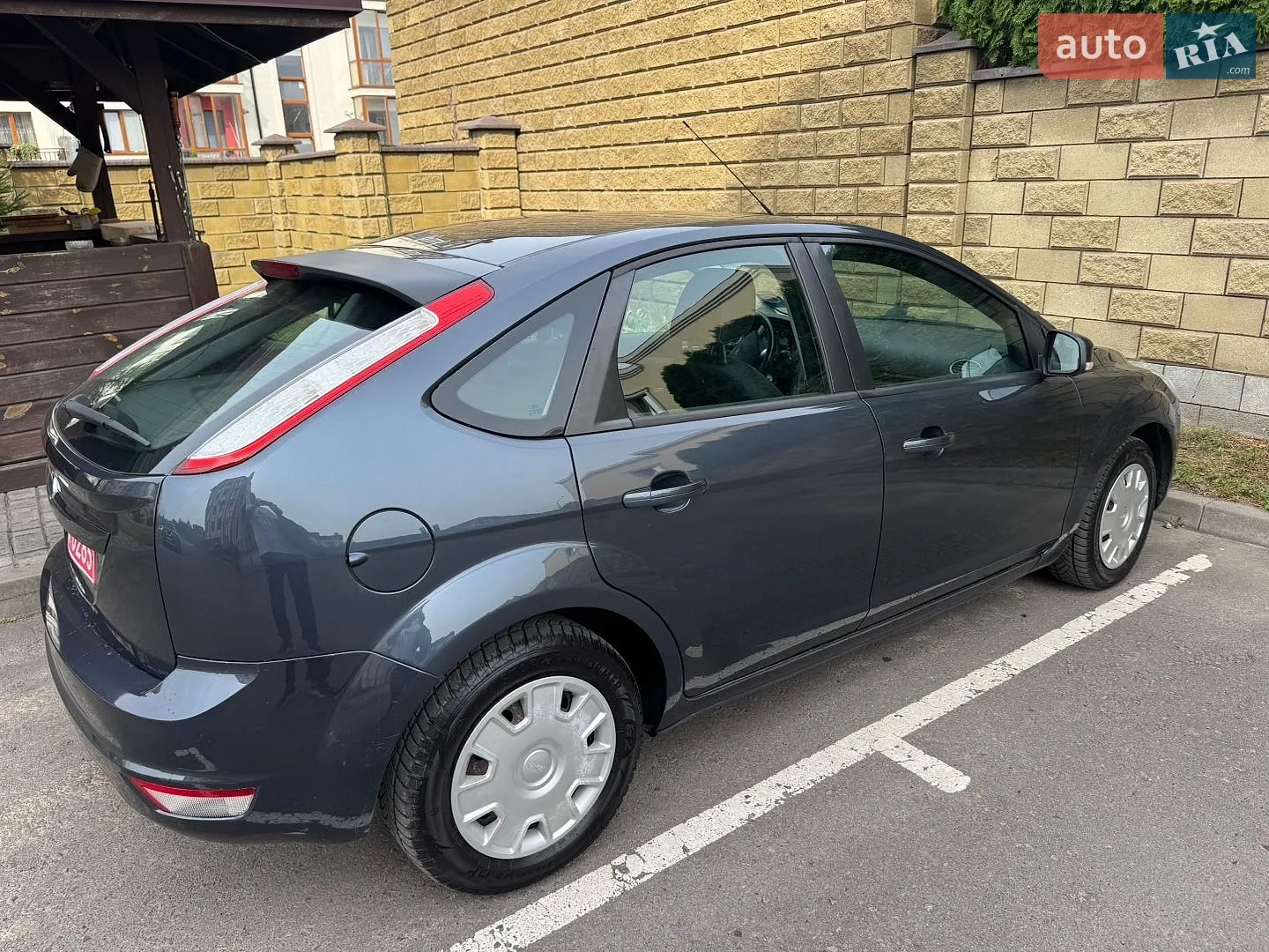 2010 Ford Focus - мініатюра 2