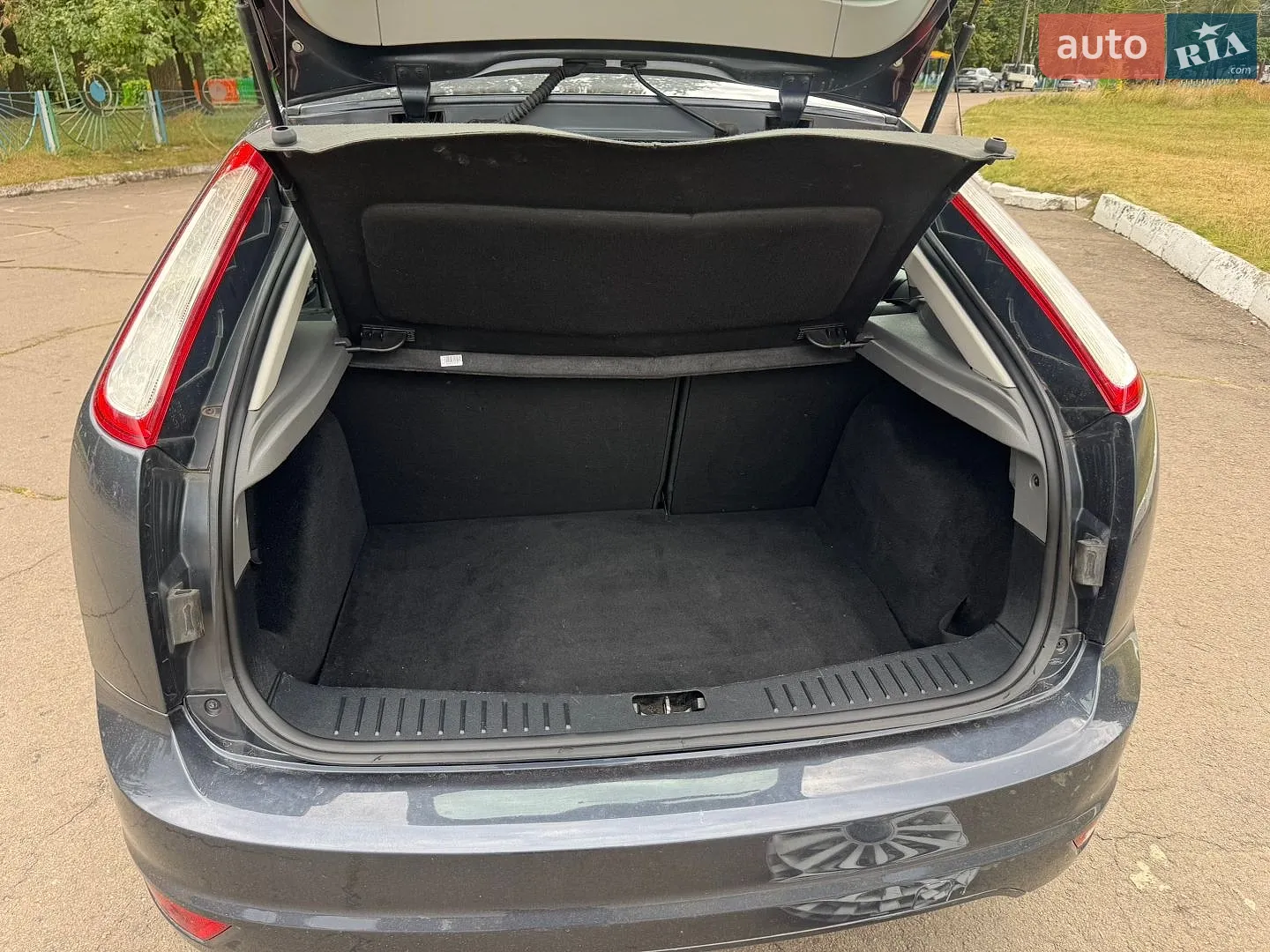 2010 Ford Focus - мініатюра 26