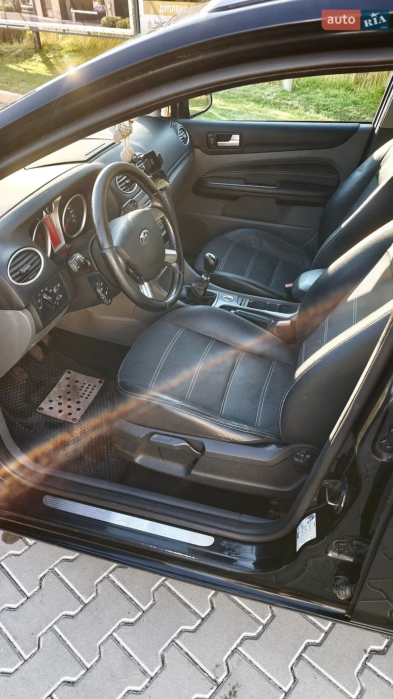 2010 Ford Focus - мініатюра 8
