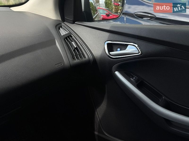 Седан Ford Focus 2012 в Львові