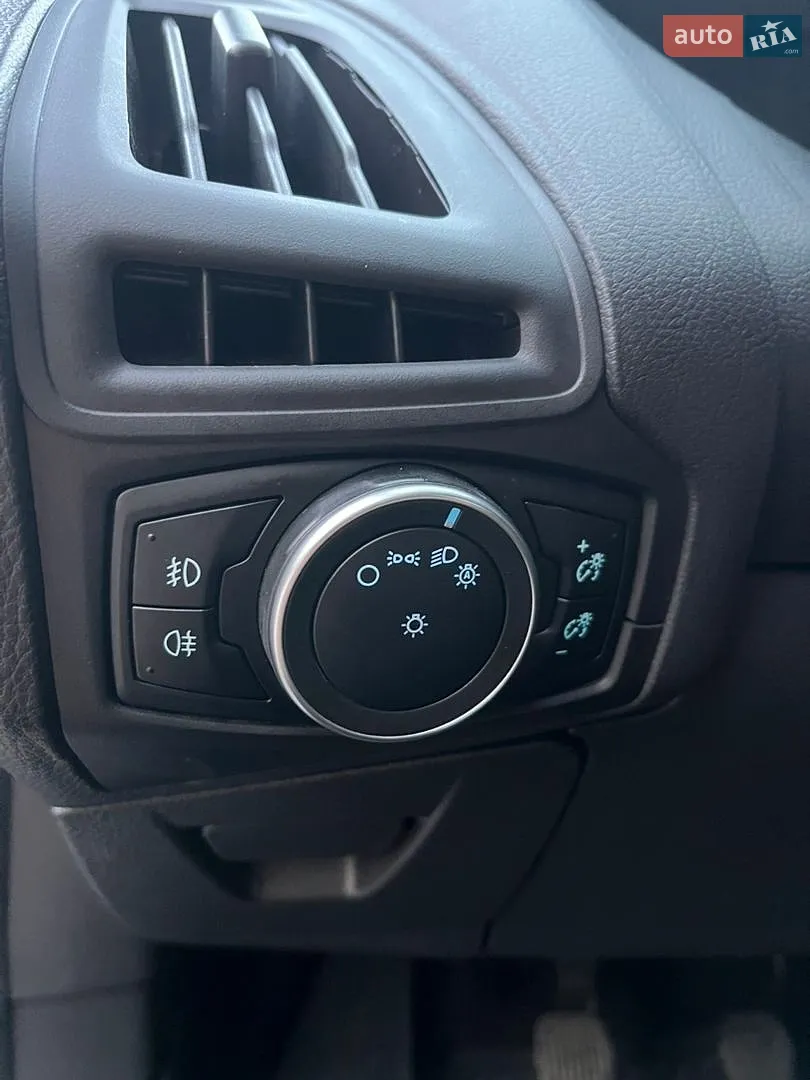2015 Ford Focus - мініатюра 18