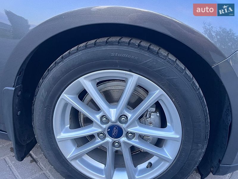 Седан Ford Focus 2015 в Дубні фото 17 Седан Ford Focus 2015 в Дубні