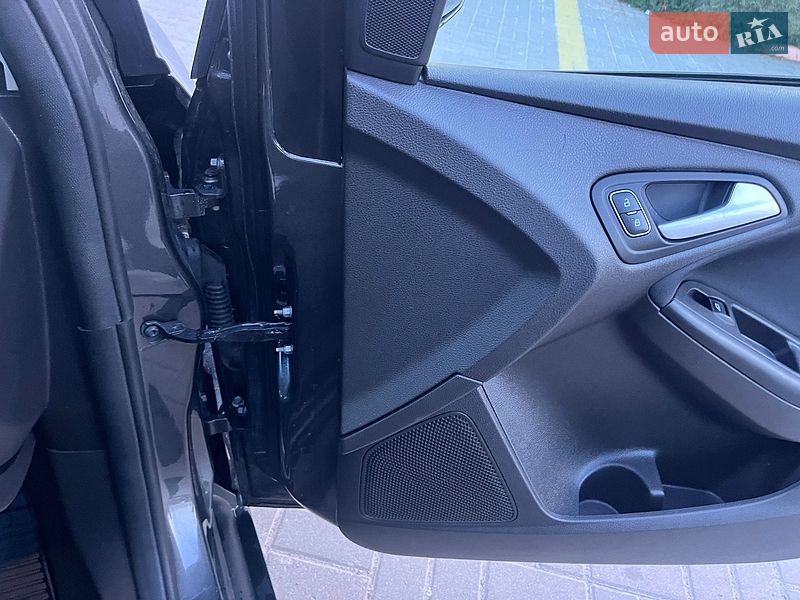 Седан Ford Focus 2015 в Дубні фото 66 Седан Ford Focus 2015 в Дубні